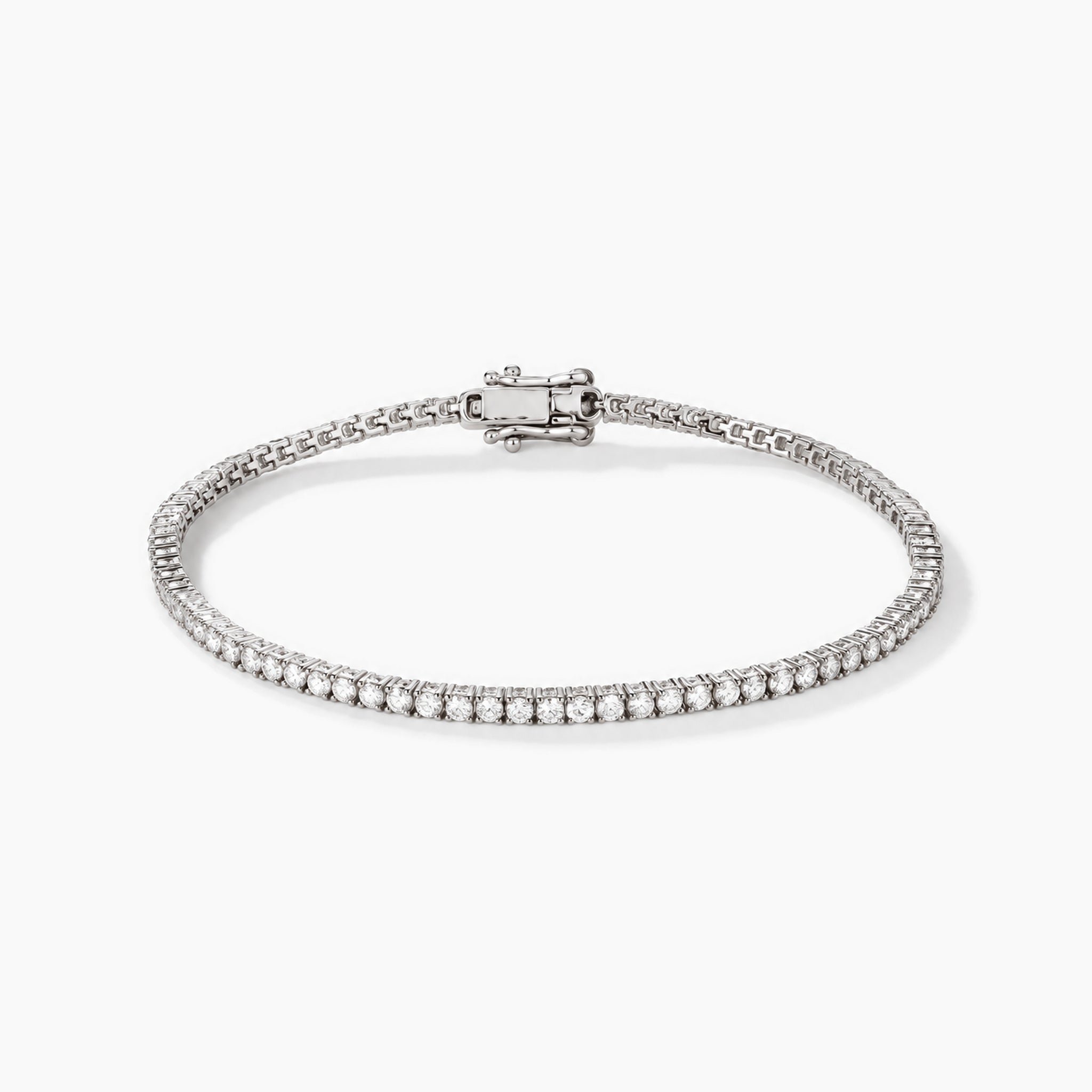 2 mm moissanite tennis bracelet in white gold vermeil, closed oval view.