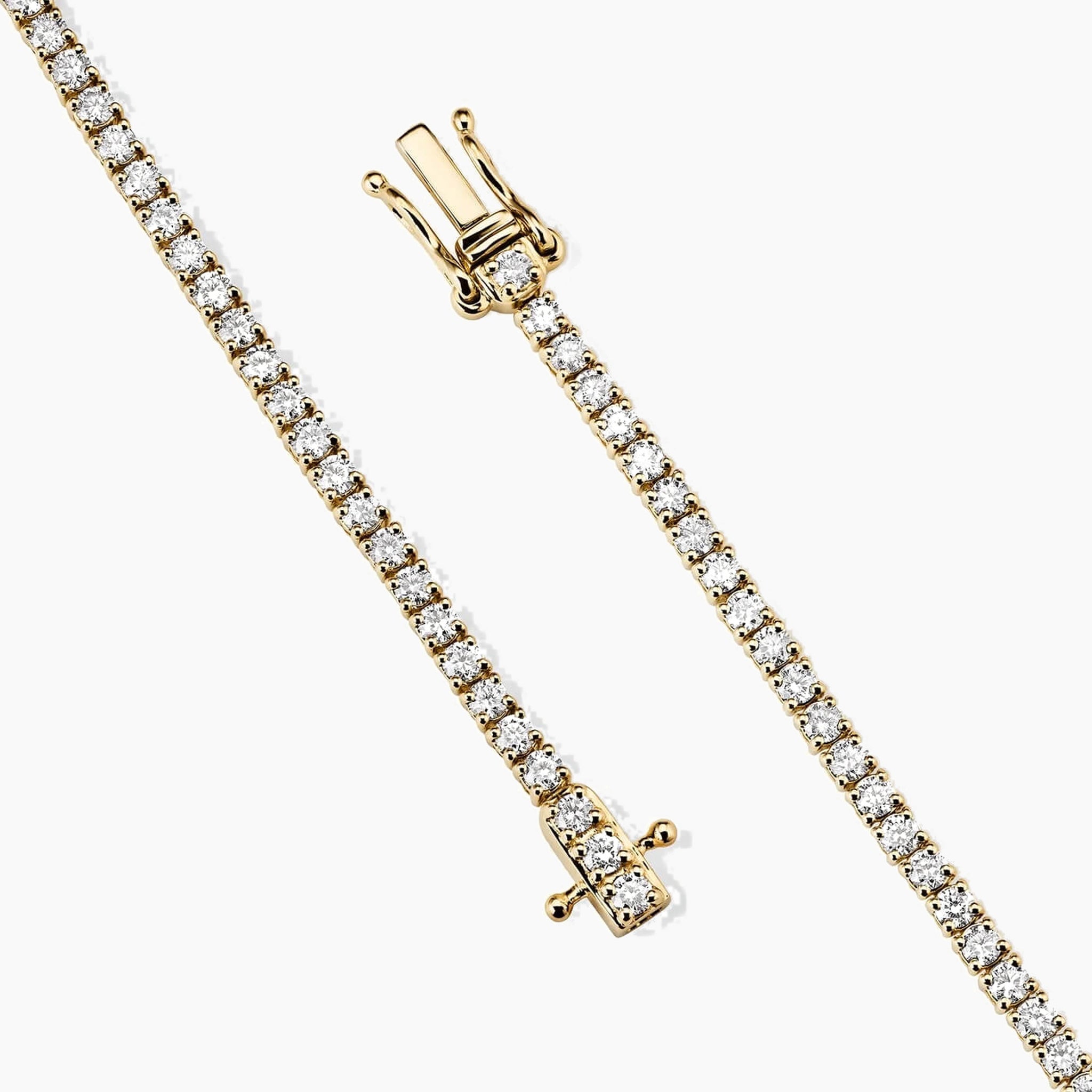 2 mm moissanite tennis necklace in yellow gold vermeil, clasp detail.