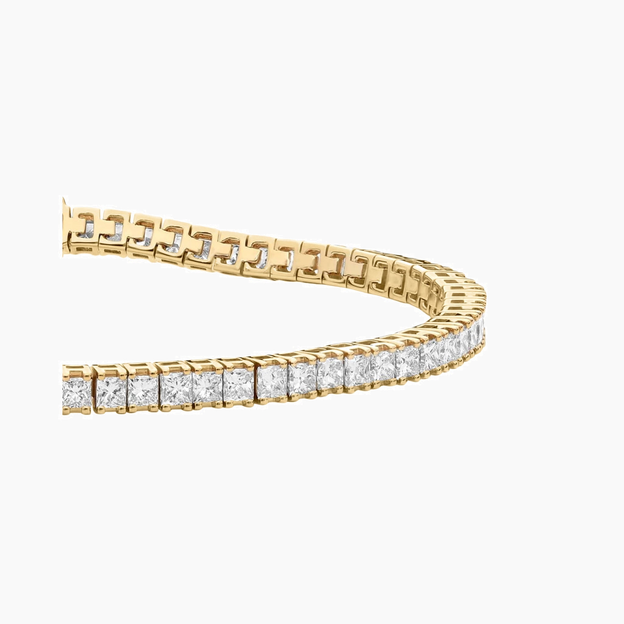 2 mm princess-cut moissanite tennis bracelet in yellow gold vermeil, close-up detail.