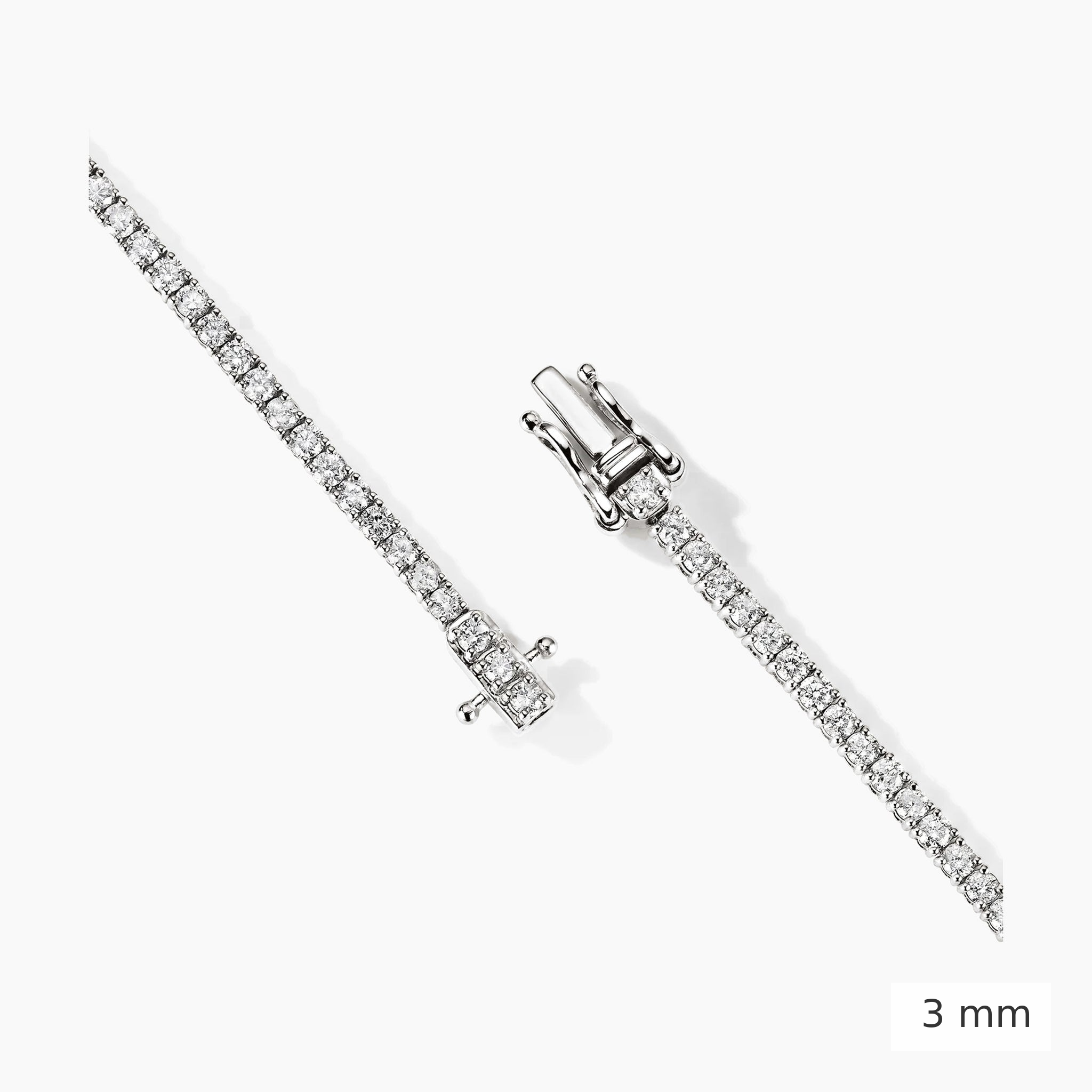3 mm lab-grown diamond tennis bracelet in white gold, clasp detail.