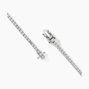 3 mm moissanite tennis bracelet in white gold vermeil, clasp detail.