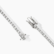 3 mm moissanite tennis necklace in white gold vermeil, clasp detail.