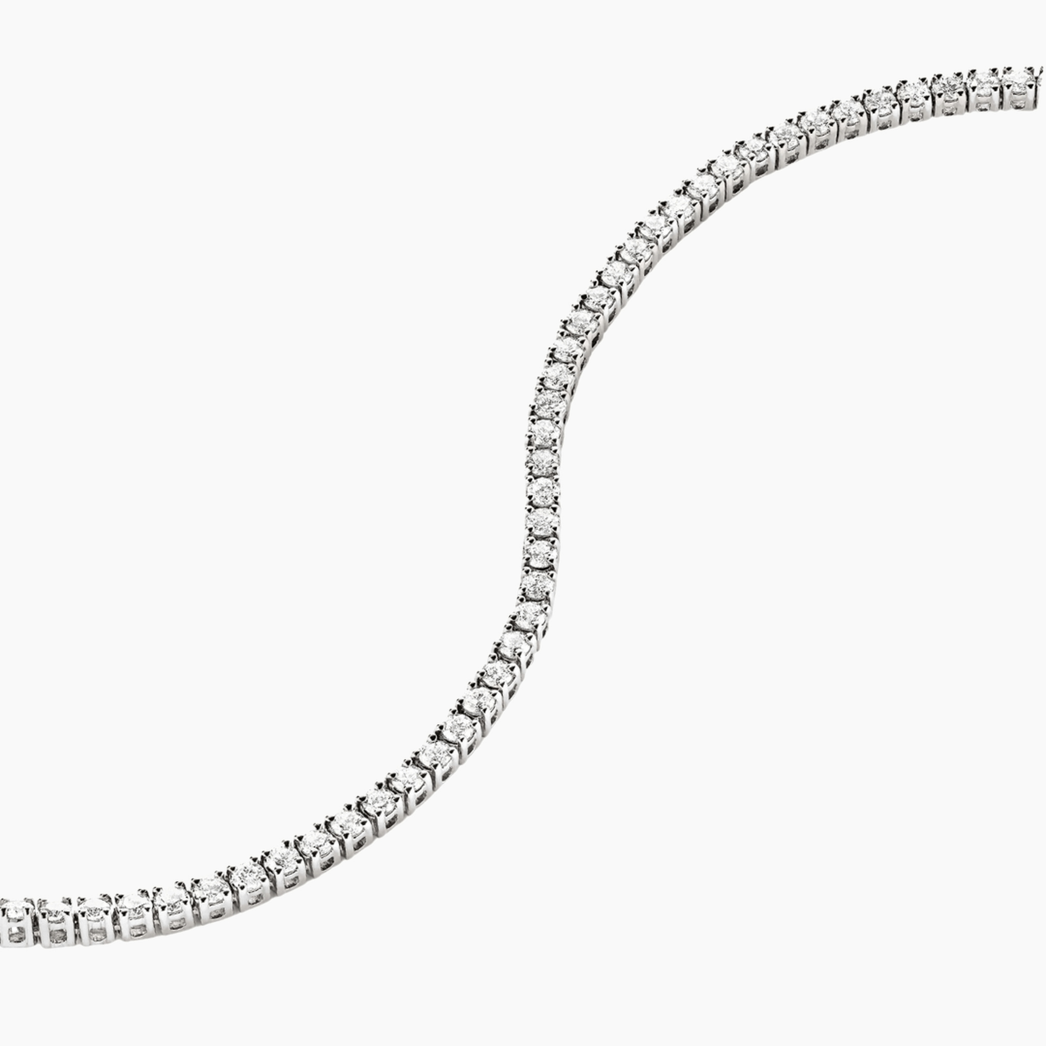 3 mm moissanite tennis necklace in white gold vermeil, close-up detail.