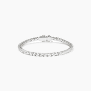 4 mm moissanite tennis bracelet in white gold vermeil, closed view.