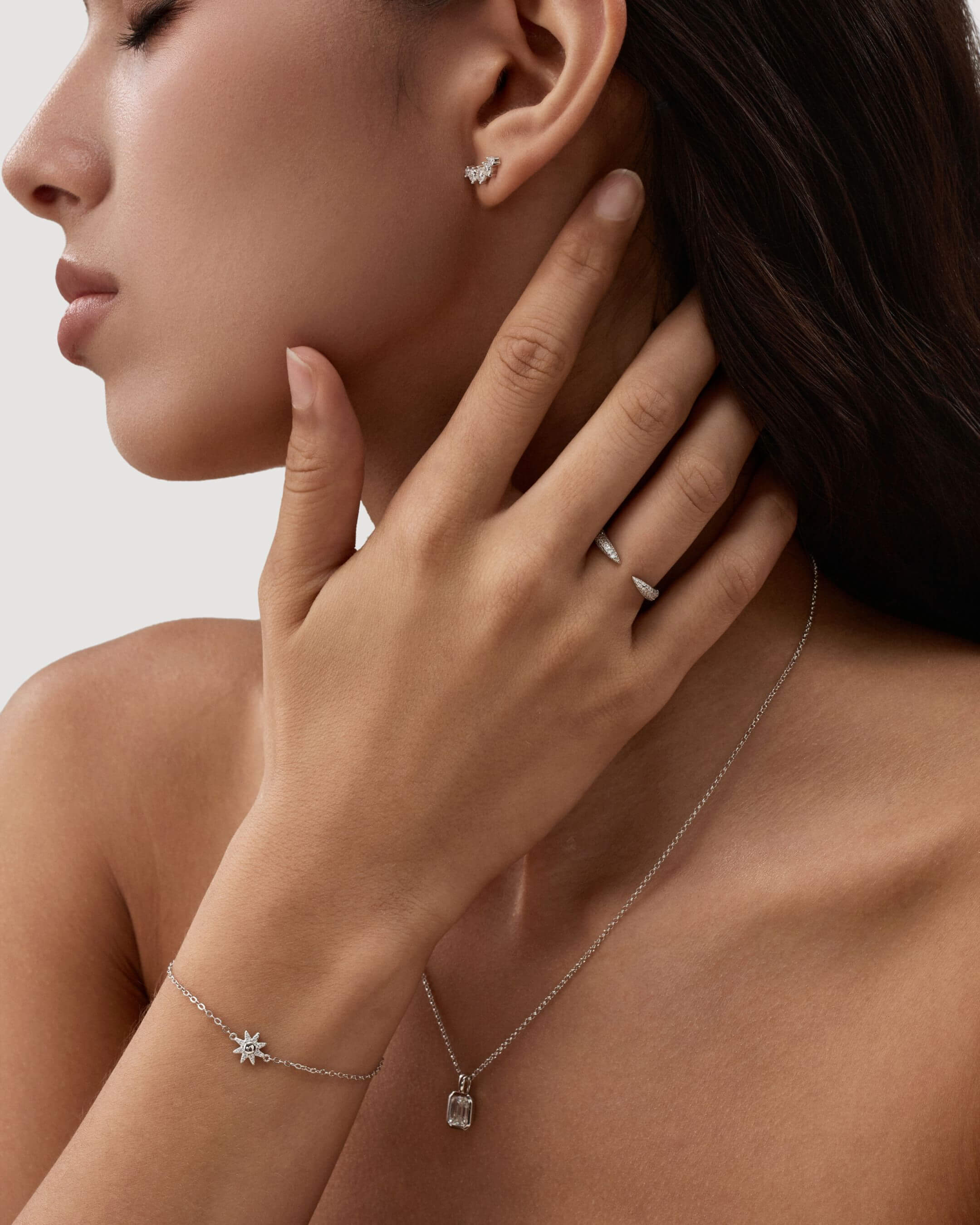 Moissanite Claw Ring
