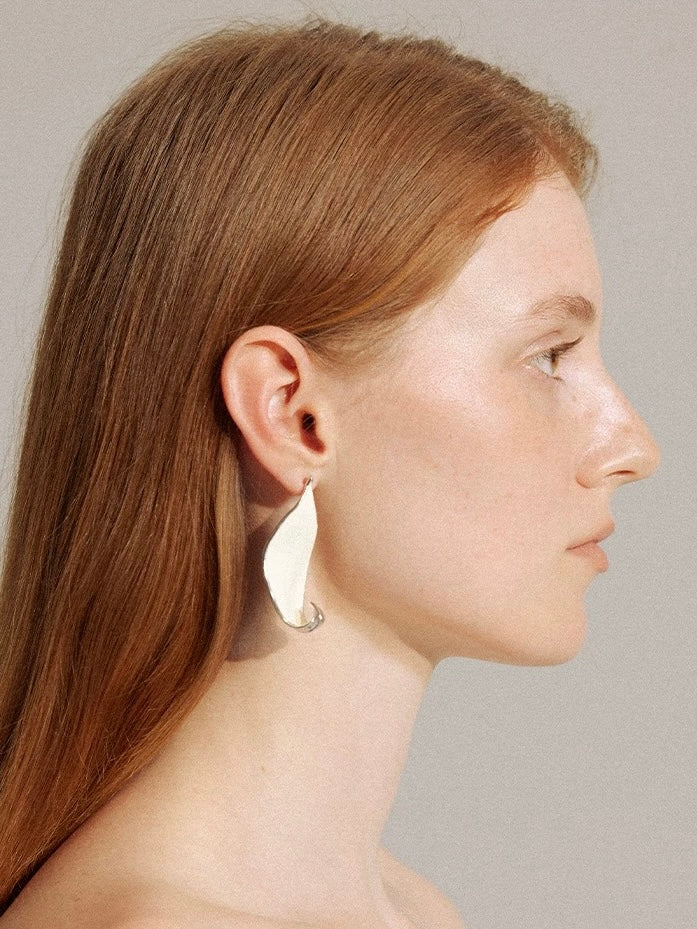 Enamel Leaf Figure Earrings