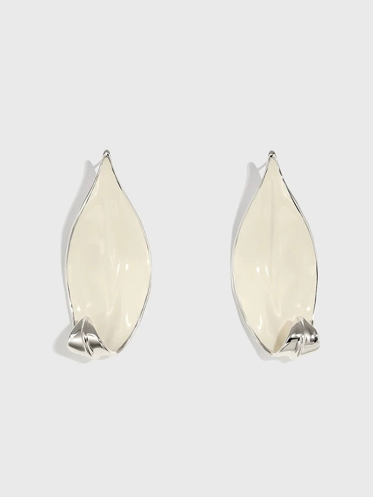 Enamel Leaf Figure Earrings