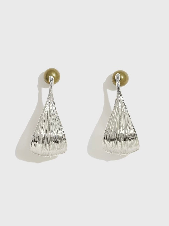 Leaf Figure Earrings