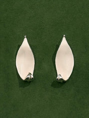 Enamel Leaf Figure Earrings