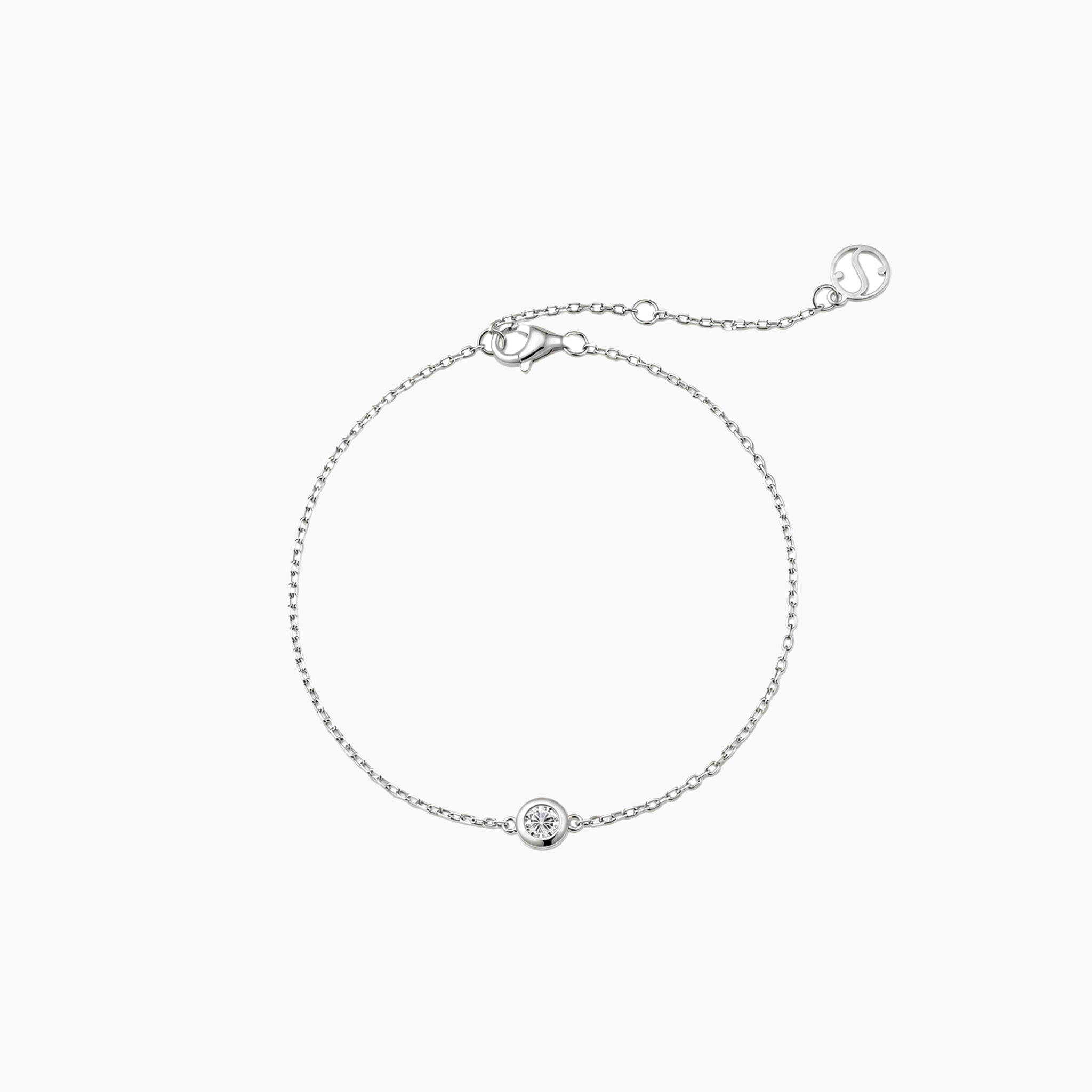 Moissanite solitaire bracelet in white gold vermeil, full product view.