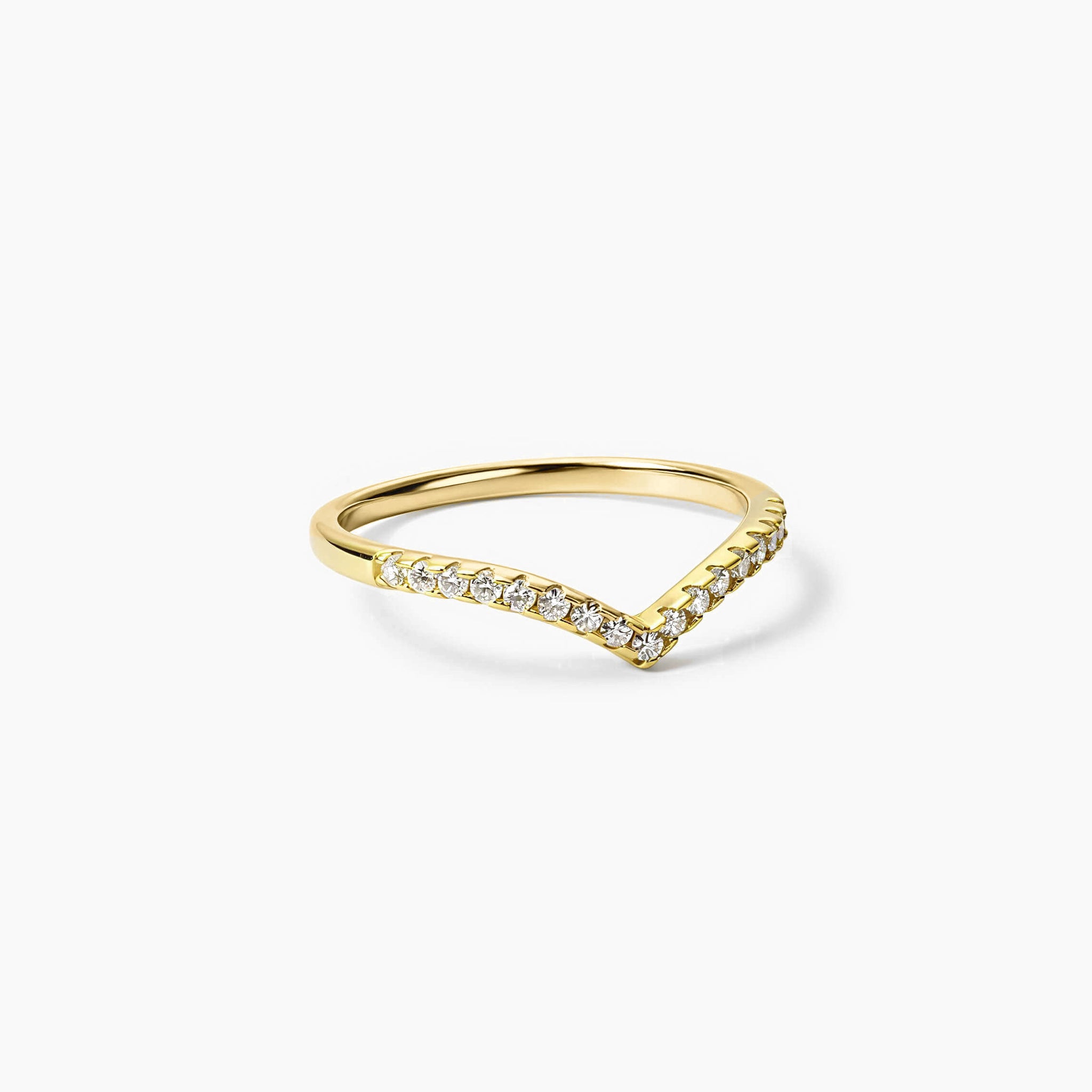 Moissanite v-shaped ring in yellow gold vermeil, front view.