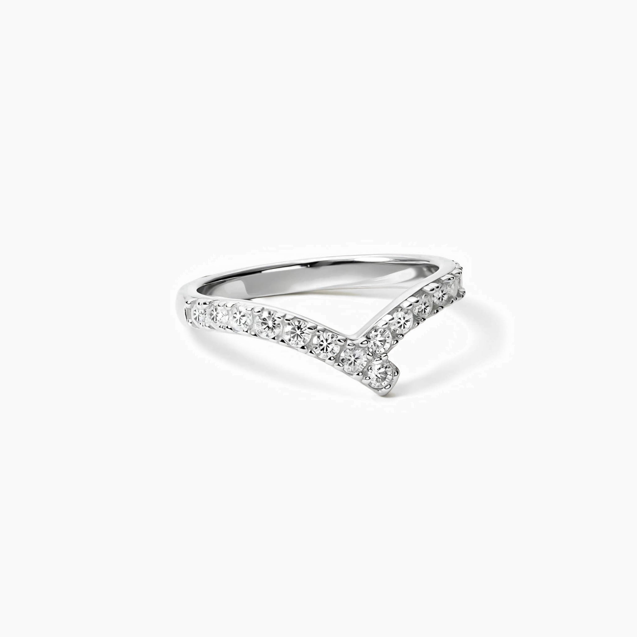 Moissanite wave ring in white gold vermeil, angled view.