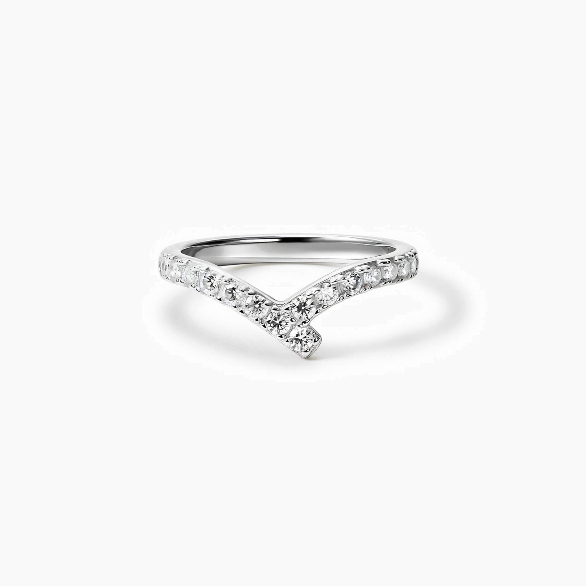 Moissanite wave ring in white gold vermeil, front view.
