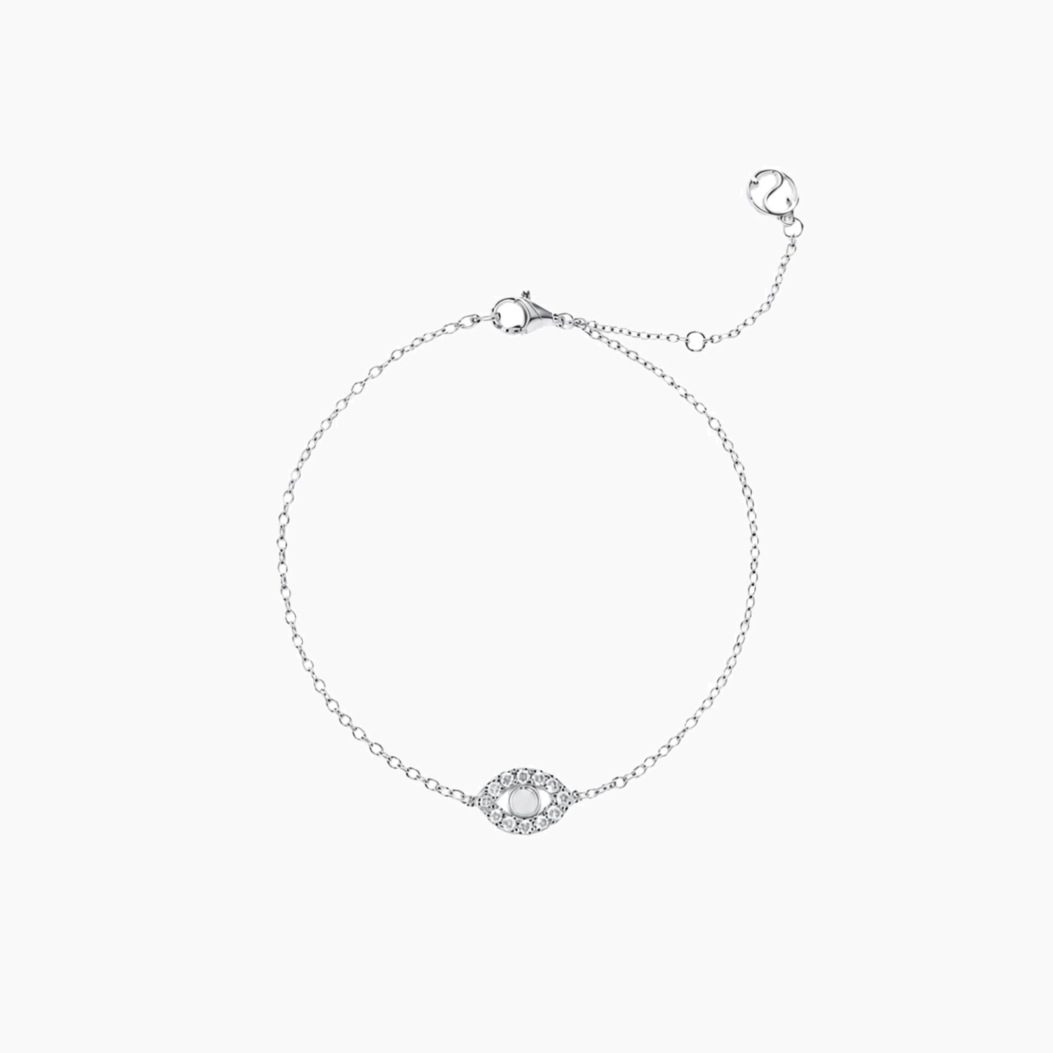 Pavé moissanite evil eye bracelet in white gold vermeil, full product view.