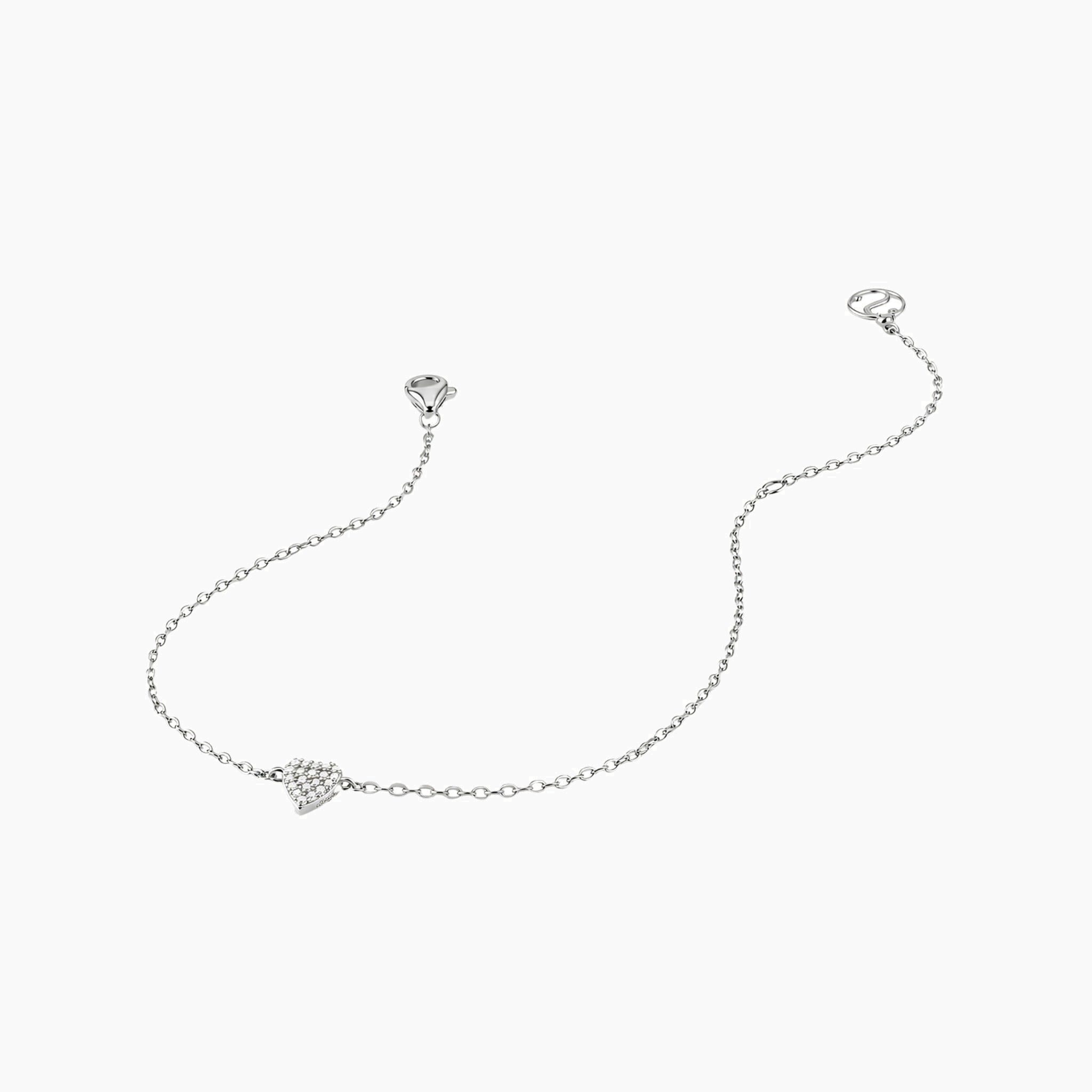 Pavé moissanite heart bracelet in white gold vermeil, open view showing the closure.