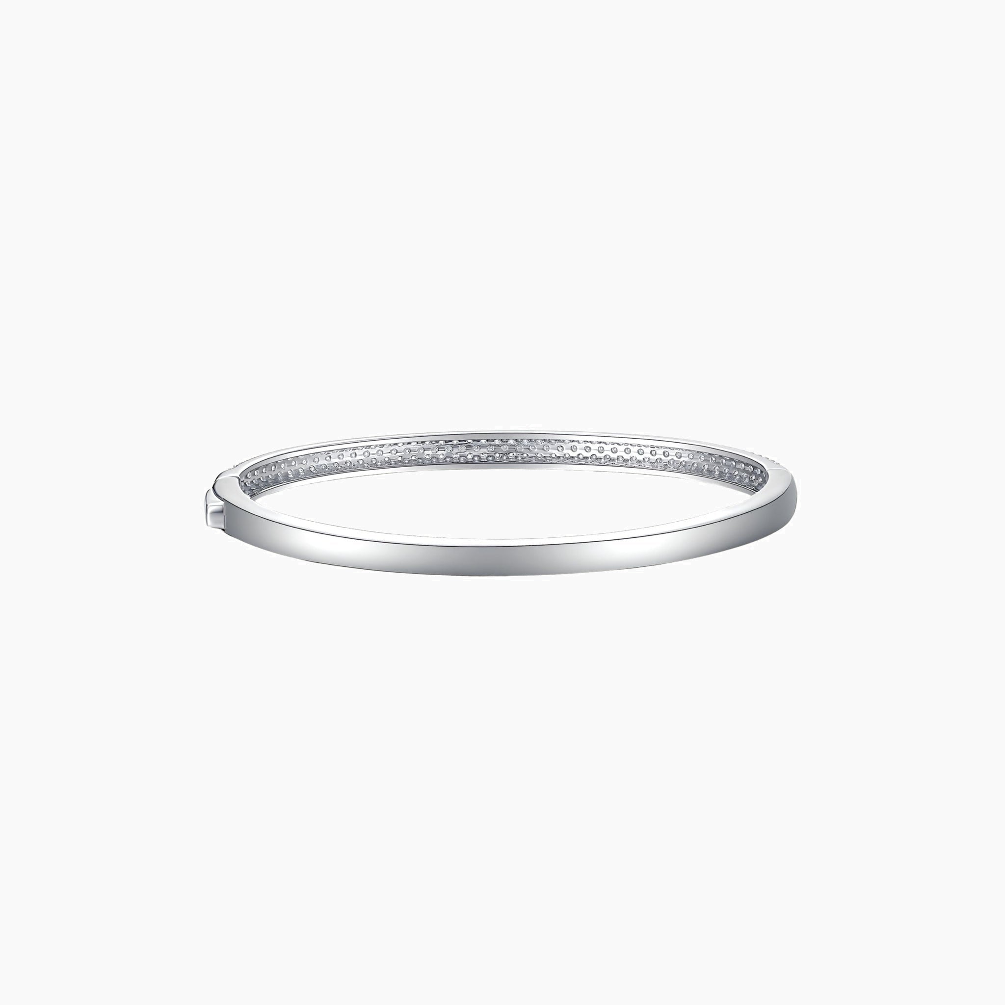 Pavé moissanite stackable bangle in white gold vermeil, back view.