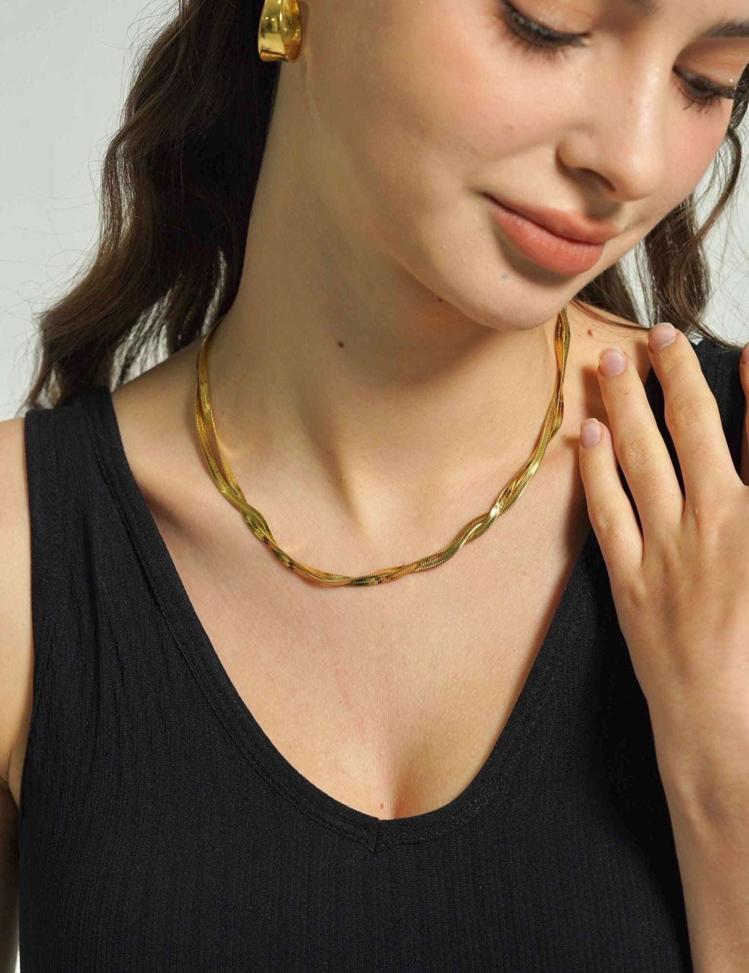 Herringbone Choker Necklace Sleek Stylish – Someone HerOwn