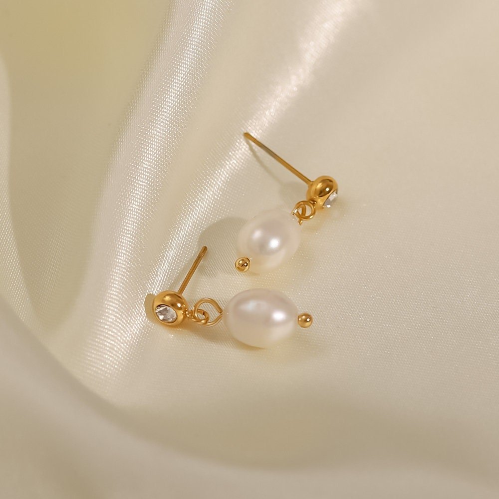 Pearl Drop Earrings - Women's Earrings - Someone & HerOwn