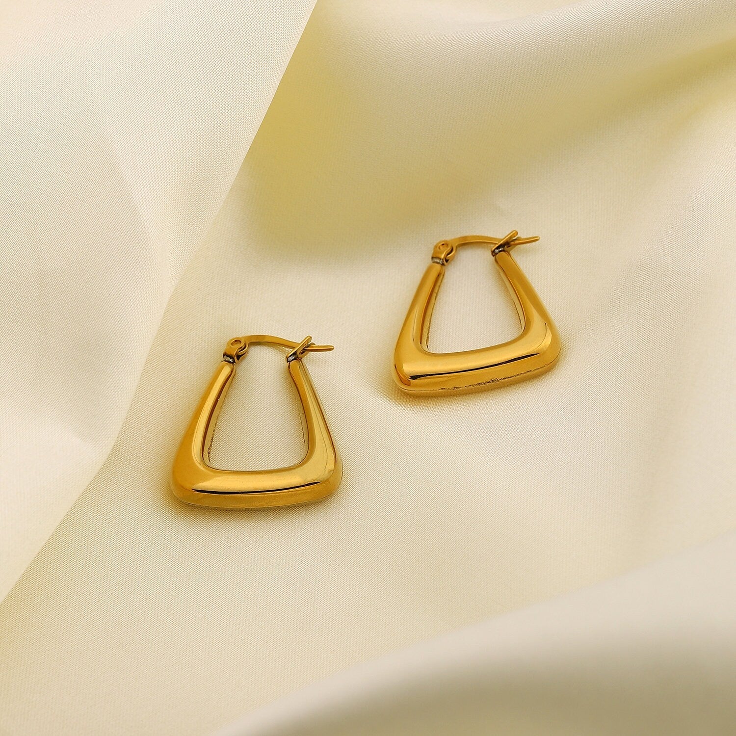 U Shape Earrings - Women's Earrings - Someone & HerOwn